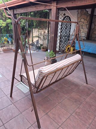 Dondolo da giardino vintage