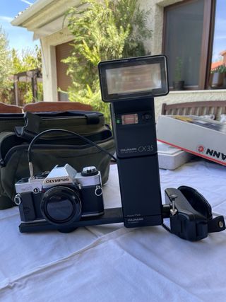 Cámara OLYMPUS OM20 + objetivos y filtros