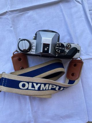 Cámara OLYMPUS OM20 + objetivos y filtros