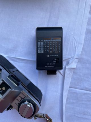 Cámara OLYMPUS OM20 + objetivos y filtros