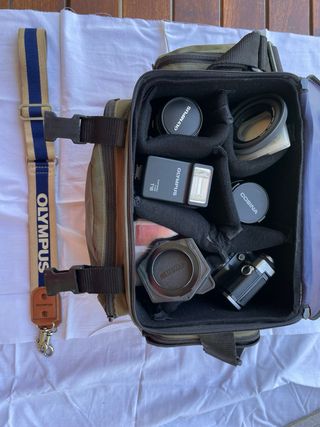 Cámara OLYMPUS OM20 + objetivos y filtros