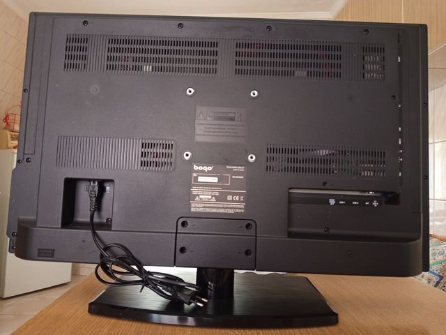 TV BOGO 32"