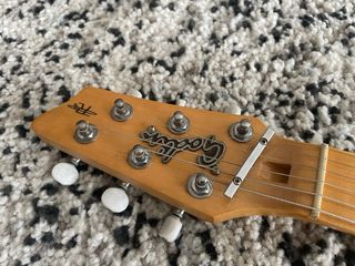 Guitarra Godin Radiator 