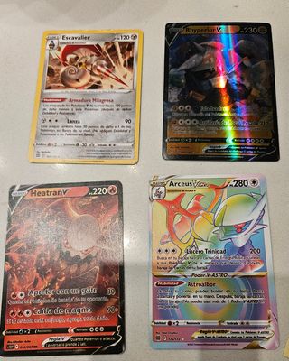 Lote 4 Cartas Pokémon V y VMAX