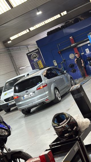 Ford S-MAX  ST LINE 2008