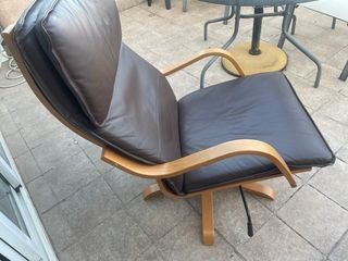 Butaca de cuero y madera