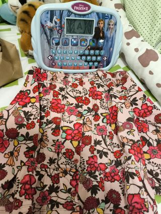 Lote ropa niña 3 a 4 años+ Regalo ordenador.