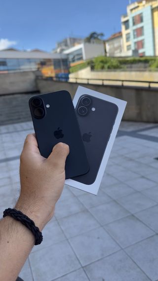 iPhone 16