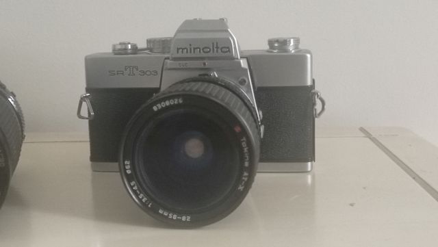 Cámara Minolta SRT303 + Objetivo Tokina 28-85mm