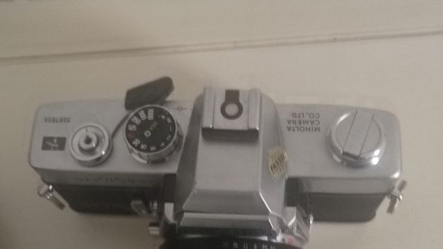 Cámara Minolta SRT303 + Objetivo Tokina 28-85mm