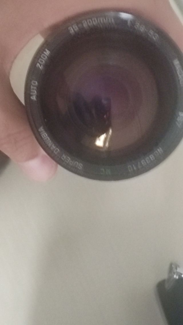 Cámara Minolta SRT303 + Objetivo Tokina 28-85mm