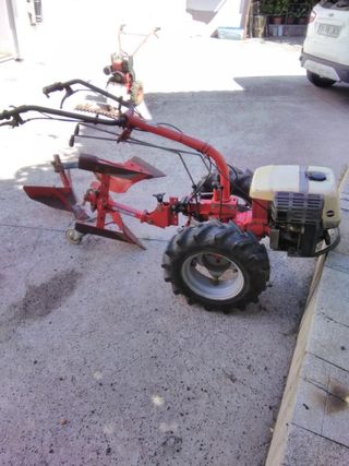 Motocultor 10 CV + Outros apeiros de traballo