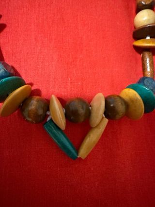 Collana etnica legno marrone, giallo, verde, beige