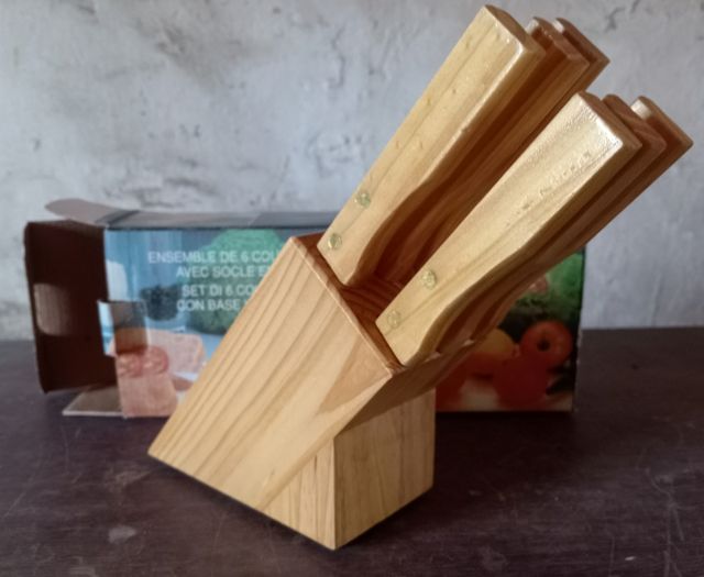 Ceppo 6 coltelli da bistecca