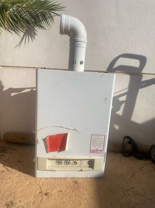 Caldera Gas Roca Victoria 20/20 con chimenea