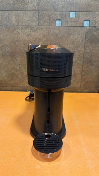 Cafetera Nespresso Vertuo Next Negra