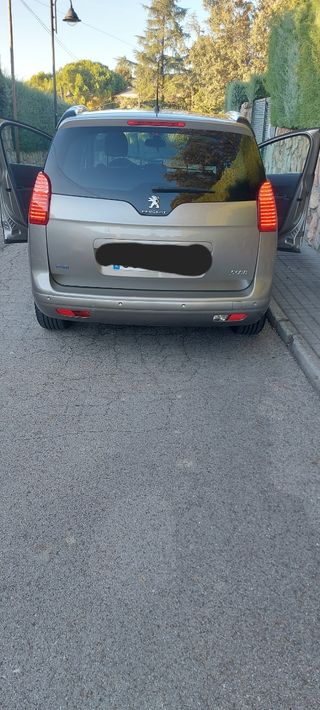 Peugeot 5008 2015