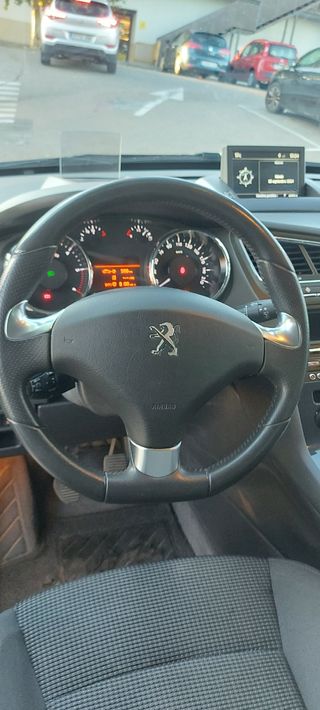 Peugeot 5008 2015