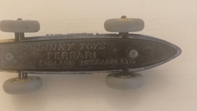 Coche Dinky Toys Ferrari Nº 5 Años 60.