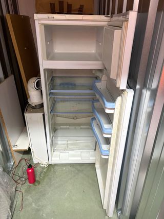 Nevera Indesit con congelador