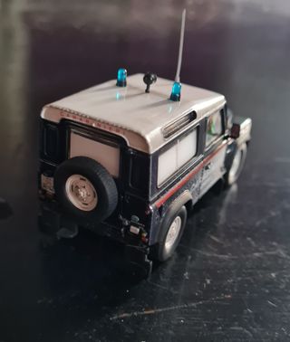 Modellino Auto Carabinieri Defender 90 cinofili 