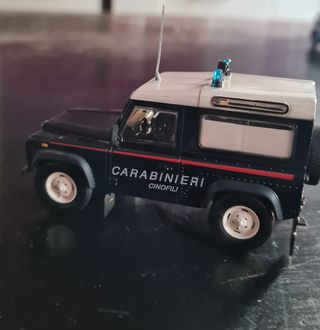 Modellino Auto Carabinieri Defender 90 cinofili 