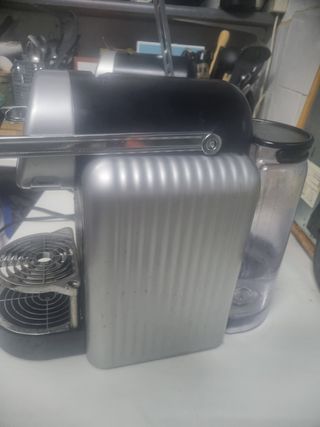 Cafetera Nespresso 9737G Plata
