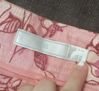 Falda rosa con estampado floral