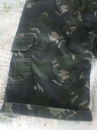 Bermuda militar INSIDE verde