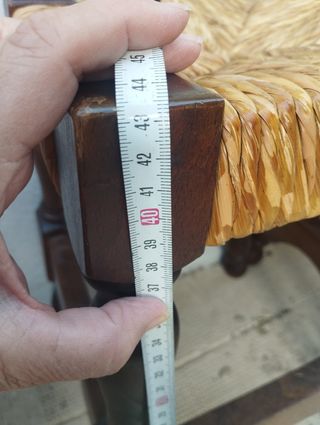 2 Banquetas de madera nogal y enea
