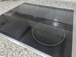 Vitrocerámica y horno Indesit