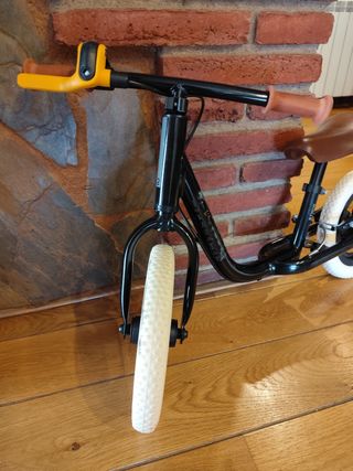 Bici de equilibrio Btwin negra