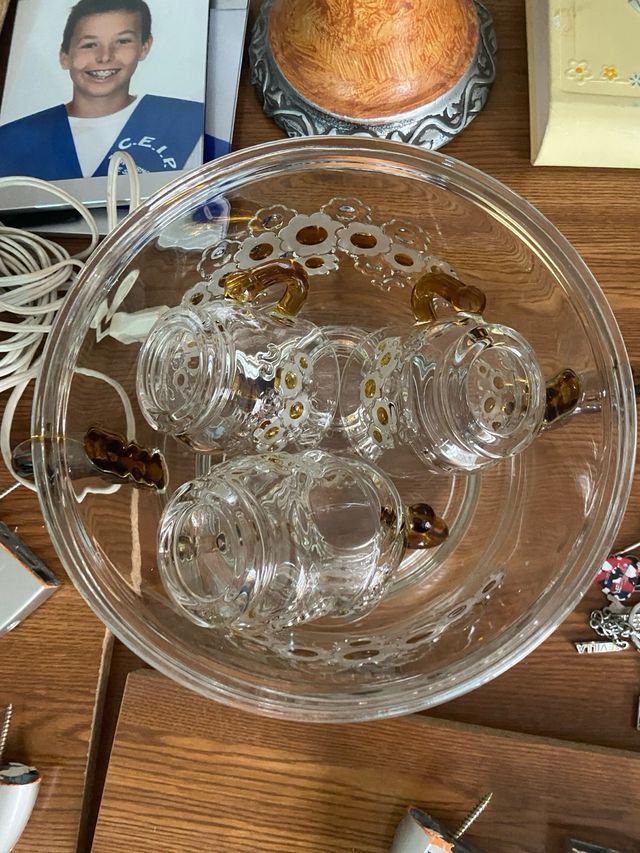 Figura decorativa de cristal y metal