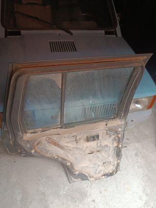 Nissan Terrano I Largo puerta trasera 