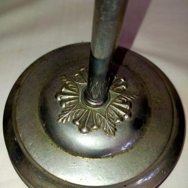 Candeeiro de mesa prateado