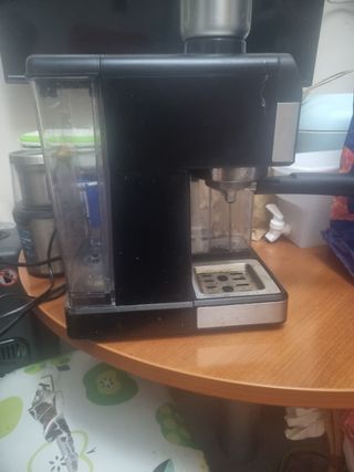 Cafetera Cecotec Semiatomática