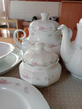 Vajilla Santa Clara 56 piezas + juego caféa juego