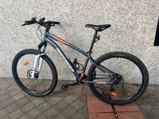 Bicicleta Rockrider gris