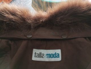 Chaqueta de ante marrón con cuello de pelo 