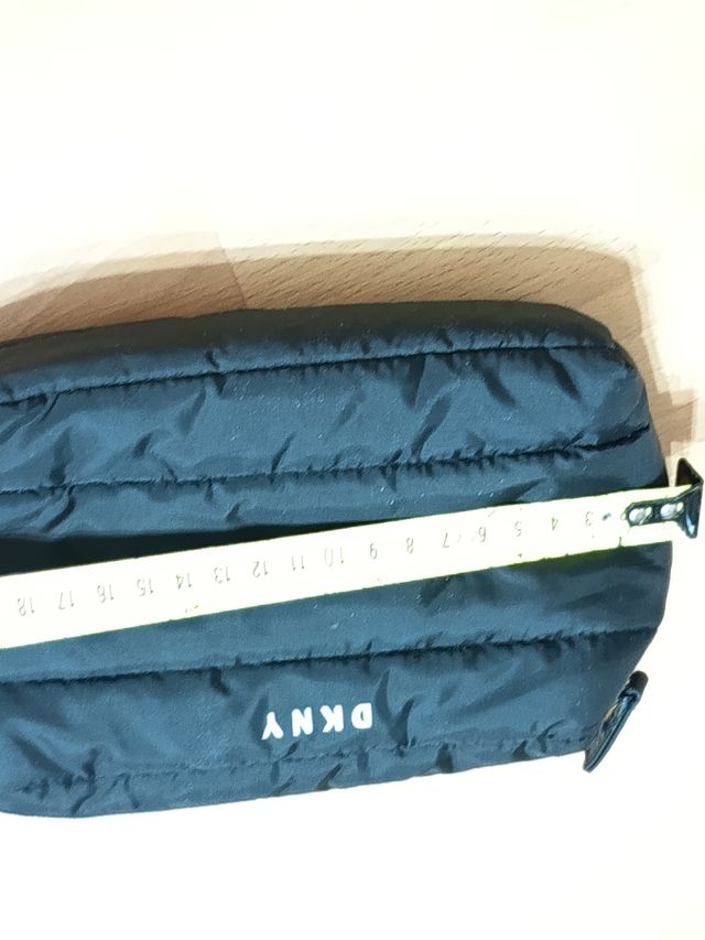 Neceser DKNY negro