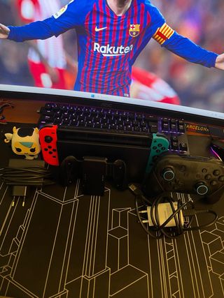Nintendo Switch + Mando Pro + Dock + Joy-Cons – 