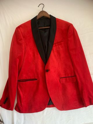 Blazer Rojo con Solapa Negra