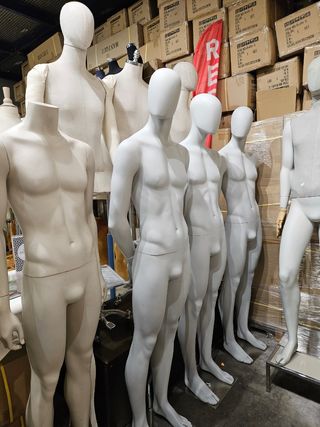 Maniquí de hombre Atrezzo Barcelona