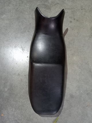 Asiento Suzuki GSX750F, bombín de contacto