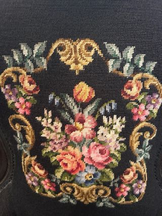 Butaca Petite Point Bordada a Mano