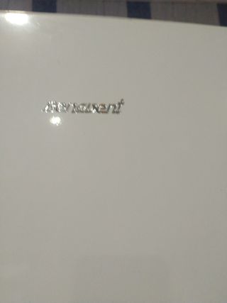 Congelador vertical blanco