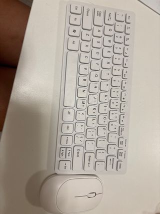 Teclado y ratón inalámbrico blanco