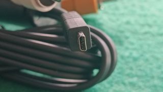Cable A/V mini-USB a RCA (video + audio)