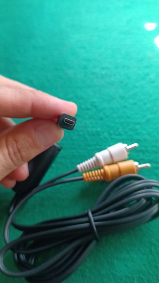 Cable A/V mini-USB a RCA (video + audio)