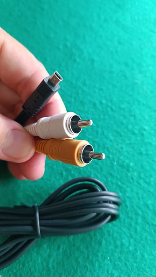 Cable A/V mini-USB a RCA (video + audio)